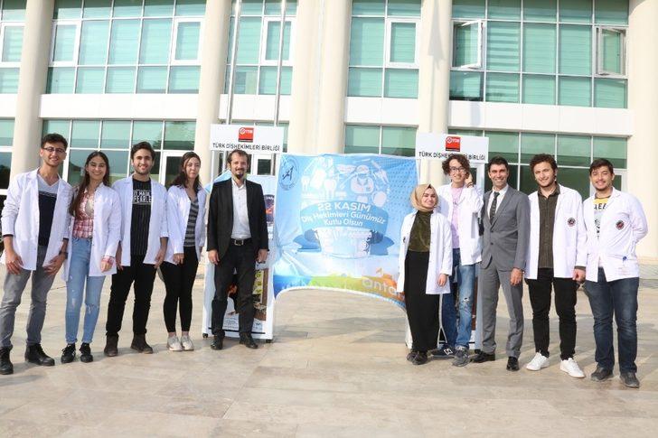 AÜ’de diş hekimleri günü kutlandı G3