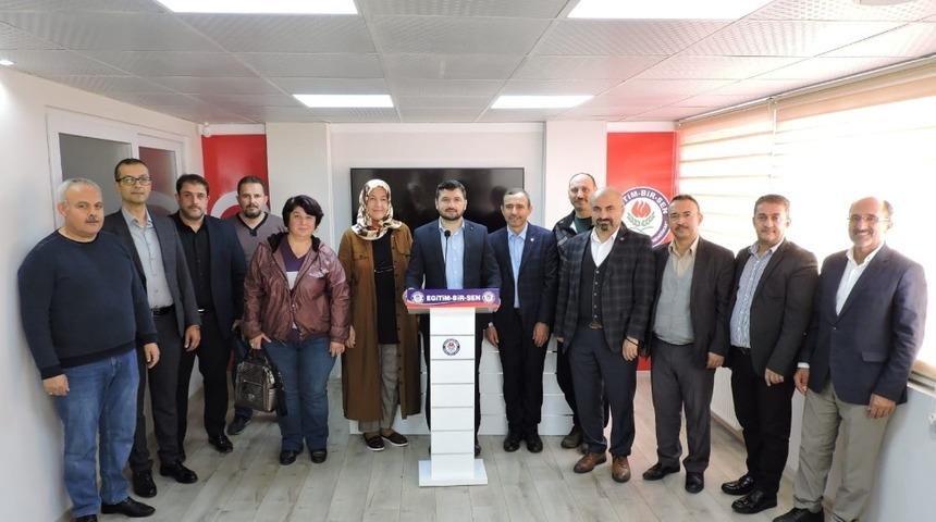 Aydın Eğitim Bir Sen Başkanı Taşpınar; &ldquo;&Ouml;ğretmenlik mesleği daha fazla &ouml;rselenmesin, şiddete &ccedil;&ouml;z&uuml;m &ouml;telenmesin&rdquo;