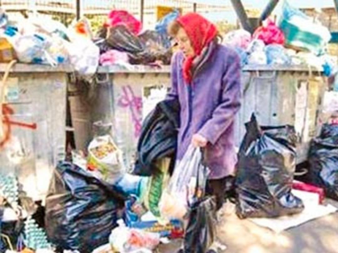 Sosyete &ccedil;&ouml;pte yemek arıyor