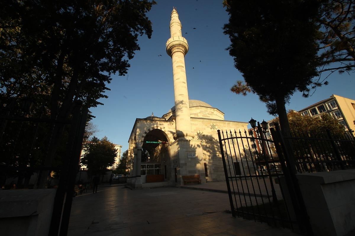 Tekirdağ'daki 480 yıllık Ayaspaşa Camisi zamana direniyor