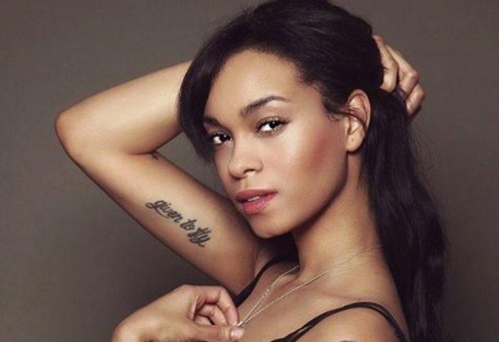 Ezhel'in sevgilisinden tepki çeken yatak pozu! G1