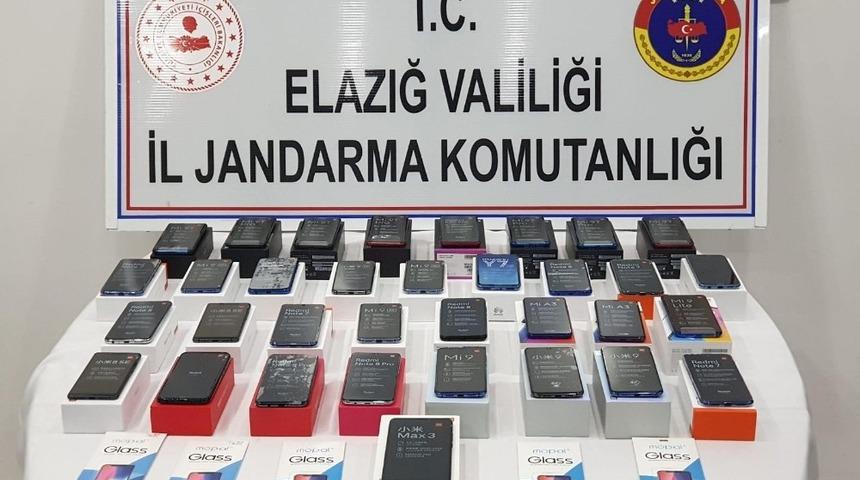 Elazığ&rsquo;da 34 adet ka&ccedil;ak telefon elege&ccedil;irildi