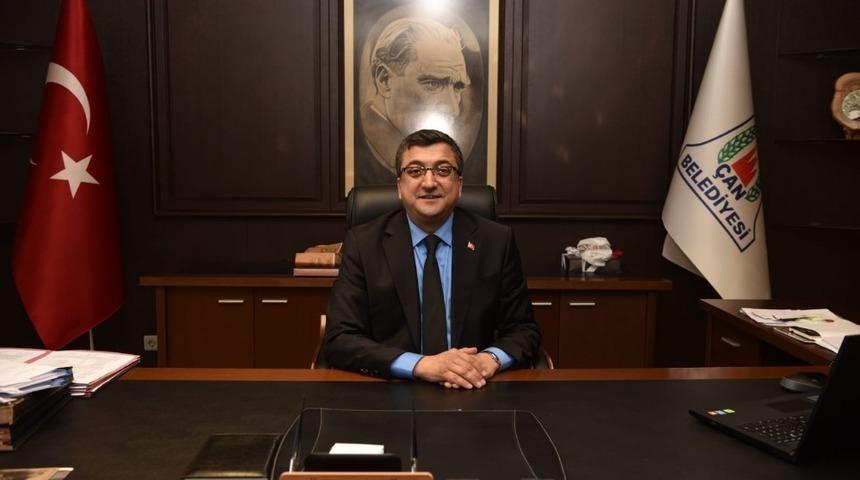 &Ccedil;an Belediye Başkanı B&uuml;lent &Ouml;z&rsquo;den &Ouml;ğretmenler G&uuml;n&uuml; mesajı