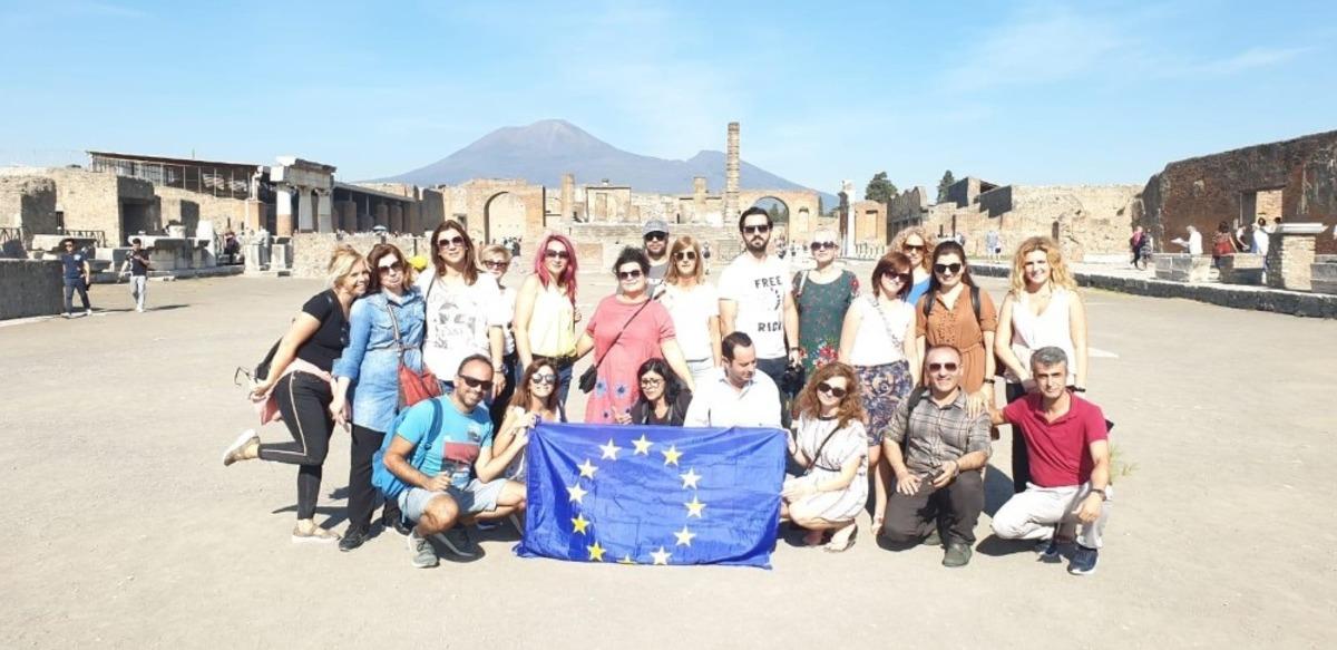 Batman&rsquo;daki &ouml;ğretmen ve &ouml;ğrenciler Avrupa&rsquo;daki eğitimlere katılacak