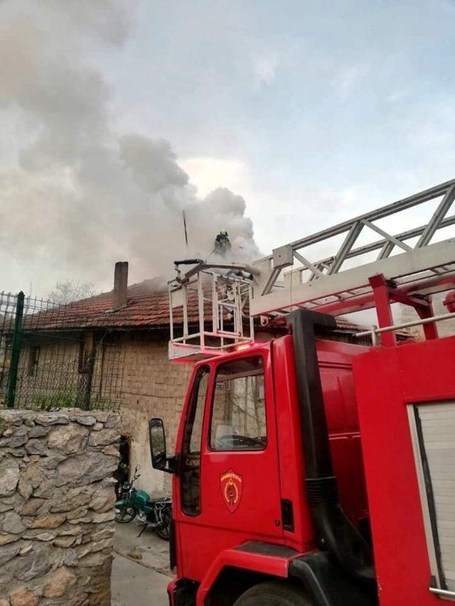 Safranbolu’da baca yangını korkuttu