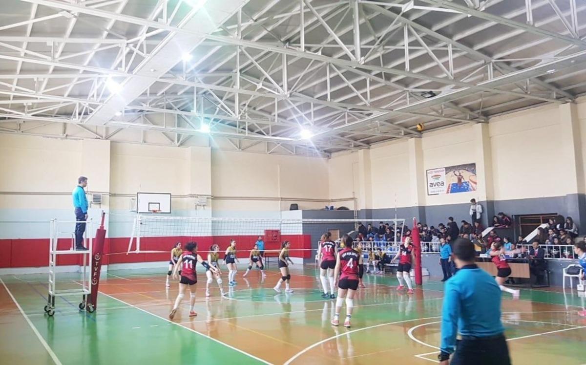 B&uuml;y&uuml;kşehir Belediyesi Kadın Voleybol takımı emin adımlarla yoluna devam ediyor