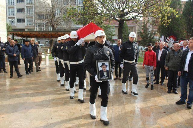 Gazi polis son yolculuğuna uğurlandı