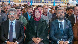 AK Parti'li Fatma Betül Sayan Kaya: Dünyada açlıkla kıvranan 152 milyon çocuk var