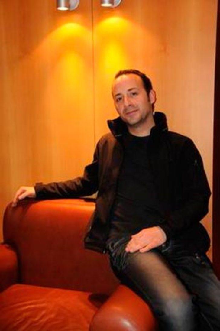 İşte ünlülerin Van depremi yorumları G5