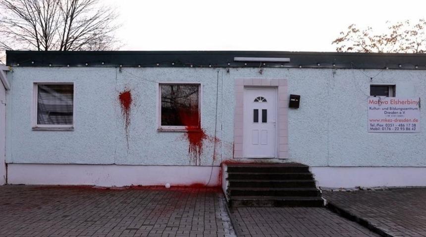 Camiye boyalı saldırı