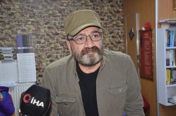 Yazar Yılmaz Odabaşı kitaplarını imzaladı G2