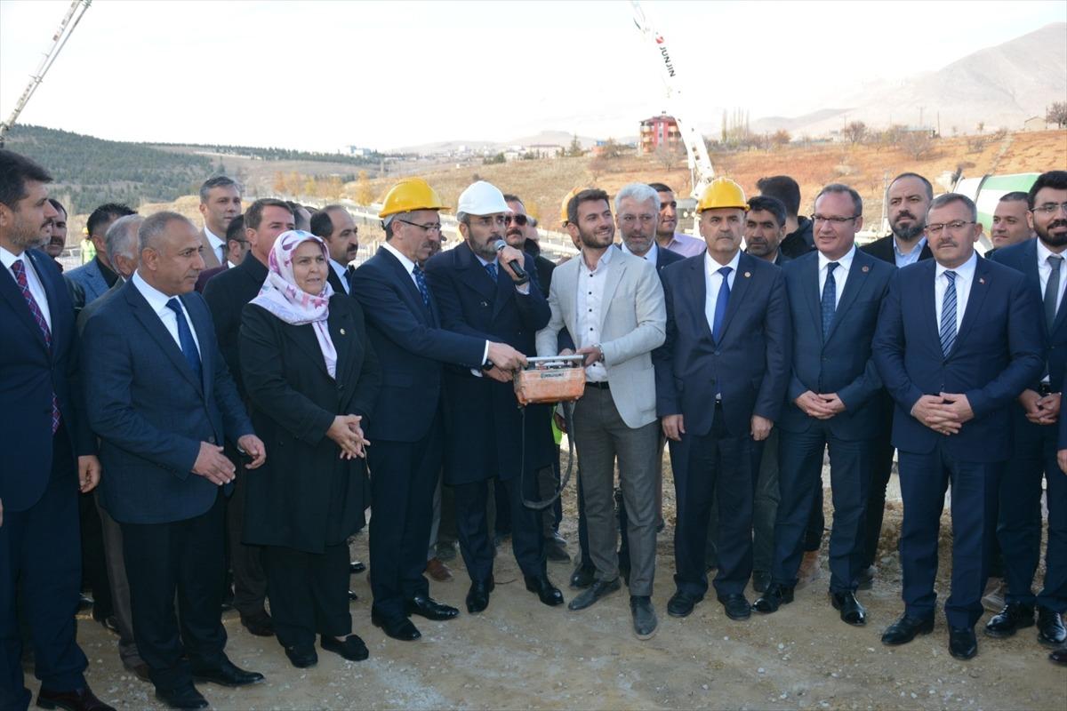 AK Parti Genel Başkan Yardımcısı Mahir &Uuml;nal: