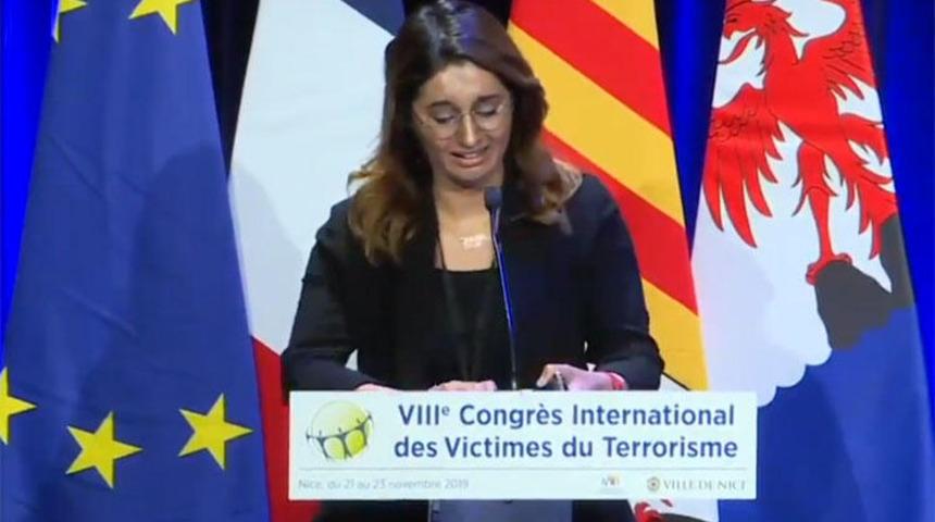 TRT muhabiri Gülay Demir gözyaşları içinde okudu: Hayatımın en zor konuşmasıydı