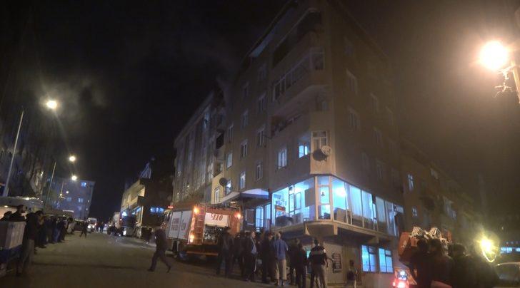 İstanbul'da bir garip olay! Bina yanarken berber tıraşa devam etti izleyenler çekirdek çitledi G2