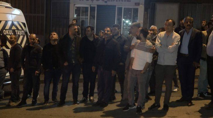 İstanbul'da bir garip olay! Bina yanarken berber tıraşa devam etti izleyenler çekirdek çitledi G4