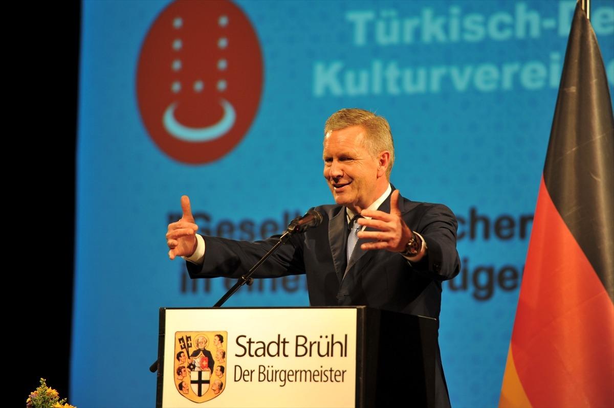 Almanya'nın 10. Cumhurbaşkanı Wulff'tan dikkat &ccedil;eken 'İslam' a&ccedil;ıklaması