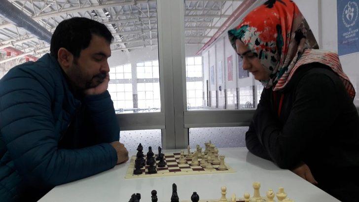 Hakkari’de satranç turnuvası G2