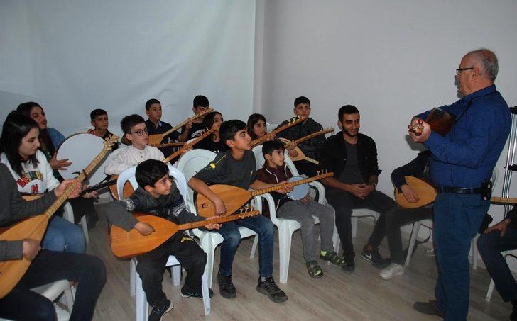 Bağlama kursuna yoğun ilgi G3