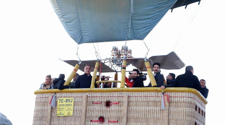 Kültür ve Turizm Bakanı Mehmet Nuri Ersoy peribacalarını kuşbakışı izledi