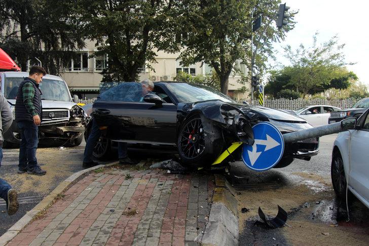 Ünlü iş adamı Sacit Naşit Batllo lüks aracıyla ölümden döndü G1