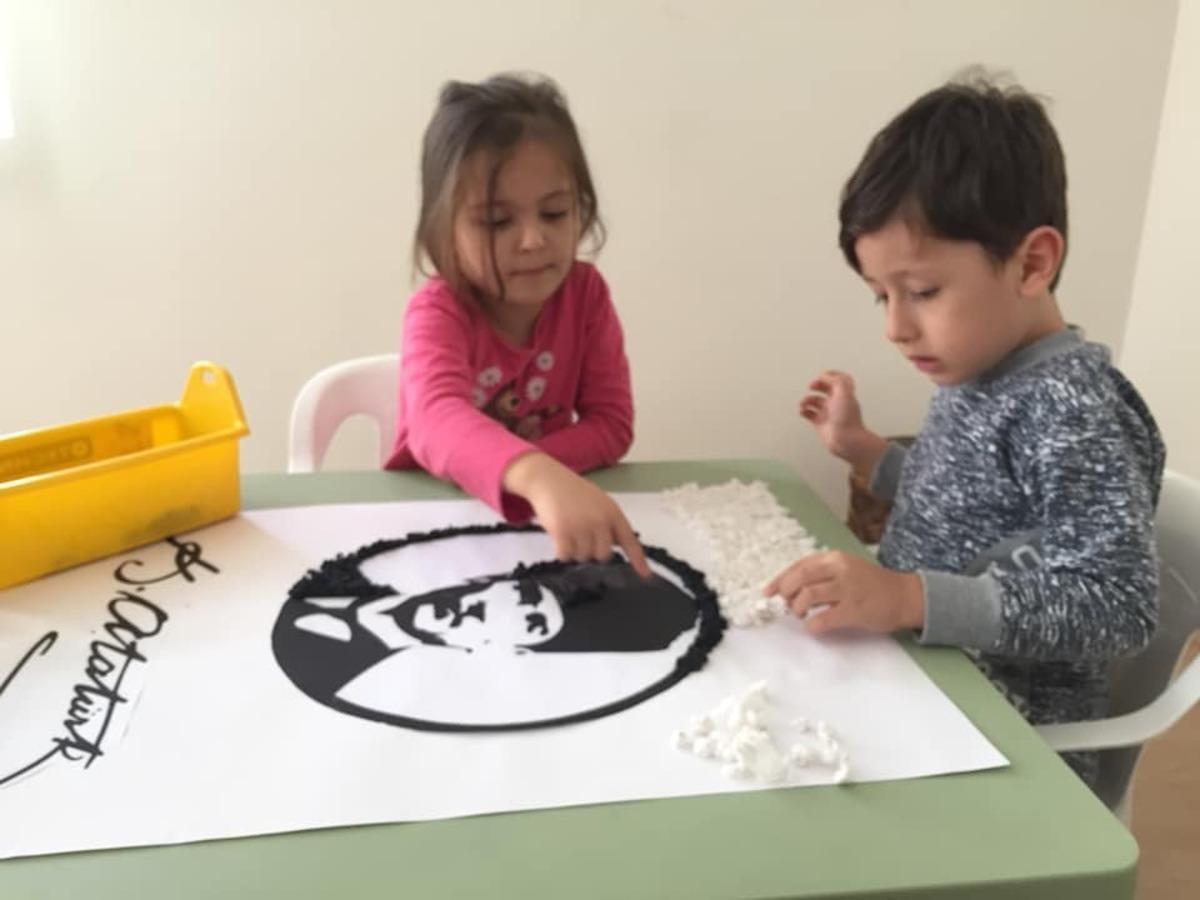 Didim esnafından miniklere ziyaret