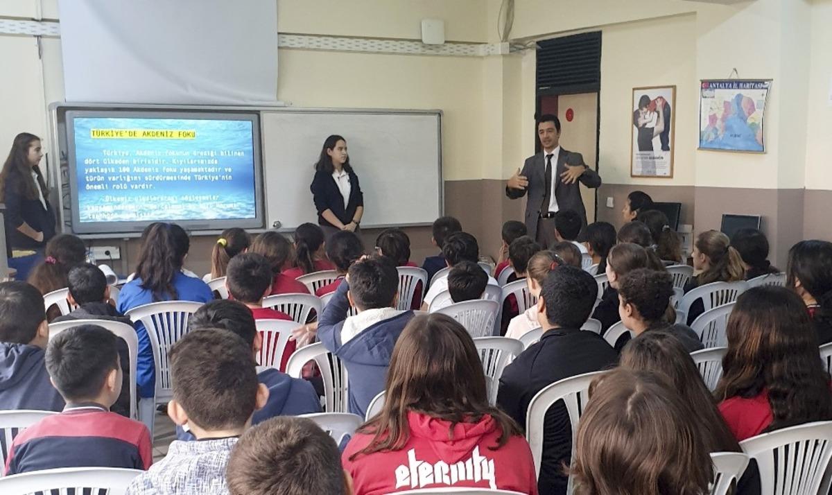 Akdeniz foku okullarda anlatılıyor