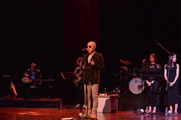 Mazhar Alanson, şarkılarını öğretmenler için söyledi G2