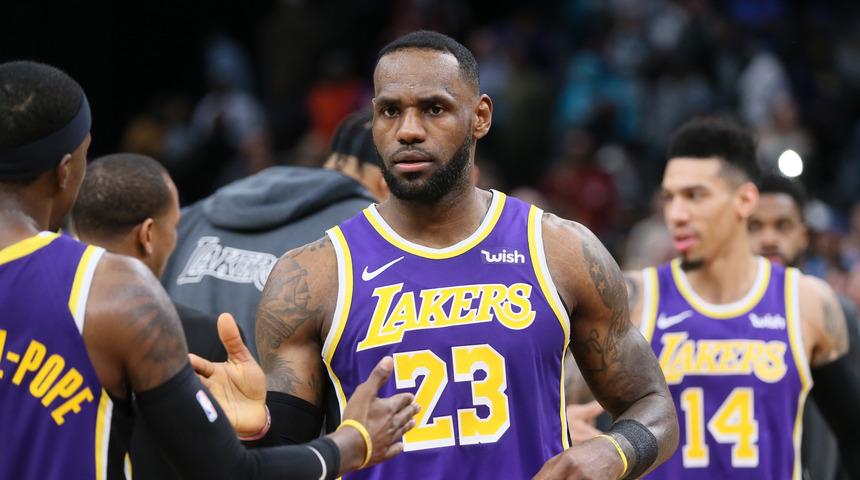 Milwaukee Bucks 104 - 90 Detroit Pistons (Memphis Grizzlies 108 - 109 Los Angeles Lakers)