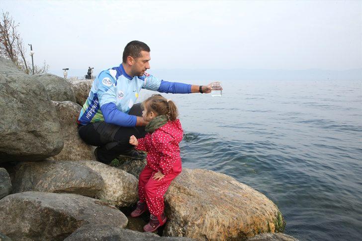 Kızlarıyla yola çıkan "Şen öğretmenler" su kaynakları için pedala basıyor G4
