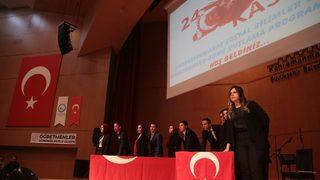 AK Parti Genel Başkan Yardımcısı Mahir Ünal: Kalbiyle bakan öğretmen, sınıftaki öğrenciyi görür