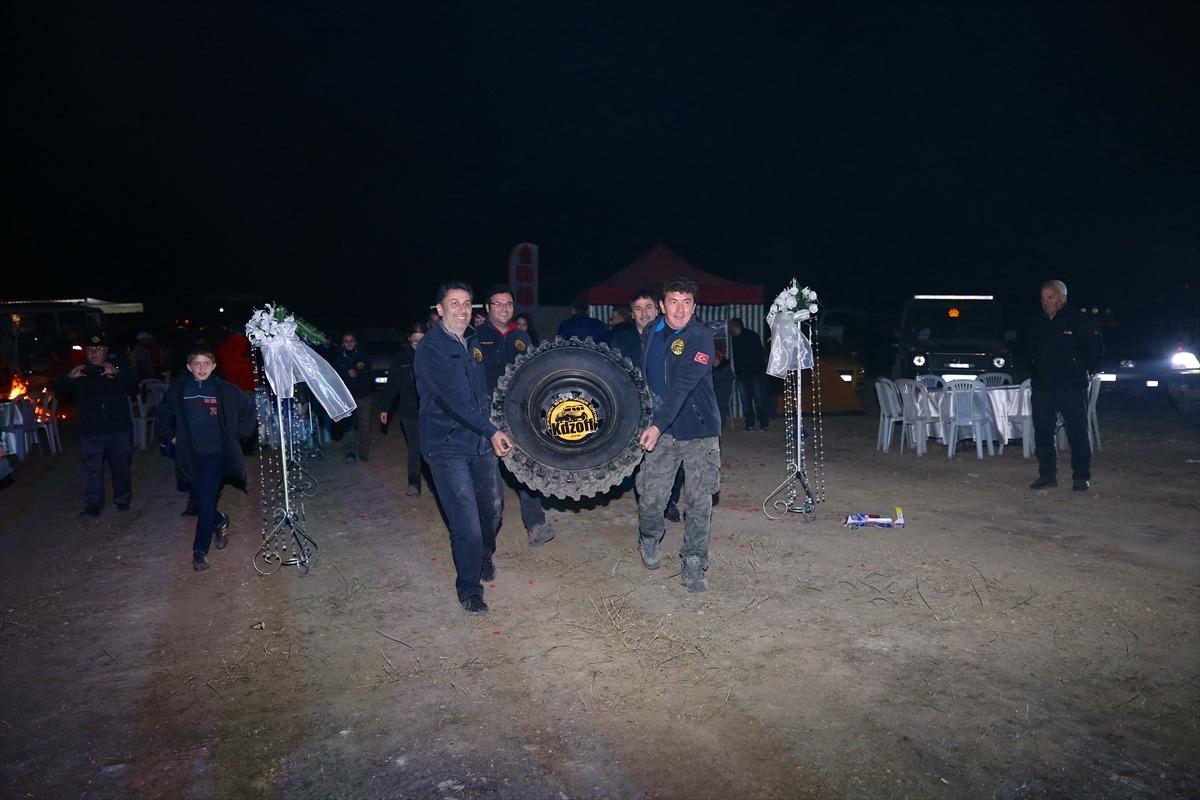 D&uuml;ğ&uuml;n salonları "off-road pisti", takıları "arazi lastiği" oldu