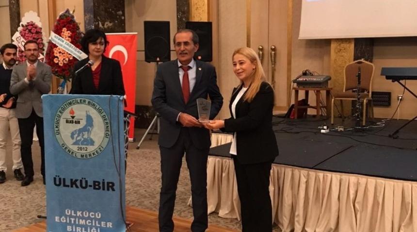 24 Kasım &Ouml;ğretmenler G&uuml;n&uuml; kutlanıyor