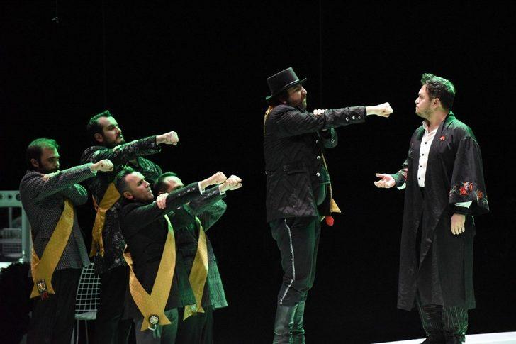 ’Teftişör’ Bilecikli tiyatroseverlerle buluştu G4