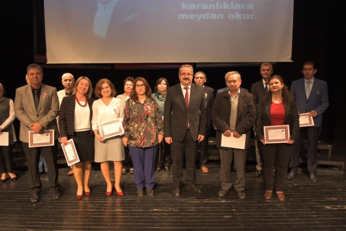 Emekli &ouml;ğretmenlere hizmet şeref belgesi