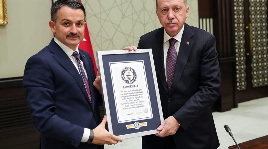 En fazla fidan dikme dünya rekoru belgesi Cumhurbaşkanı Erdoğan'a verildi