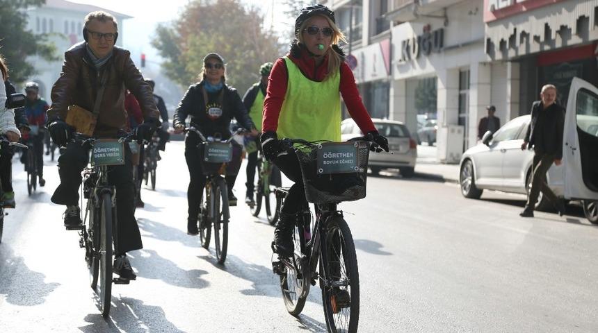 &Ouml;ğretmenler i&ccedil;in pedal &ccedil;evirdiler