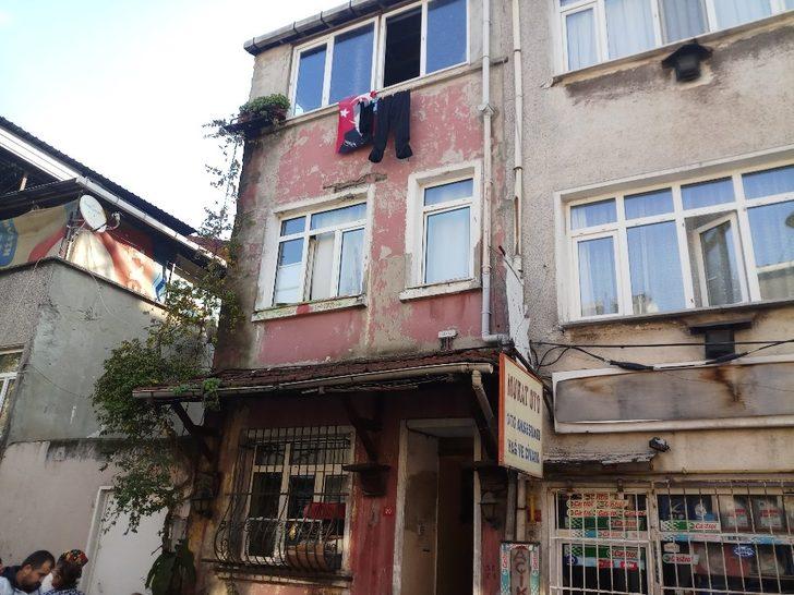 Emekli komiser, bipolar bozukluğu olan kızını öldürdü G2