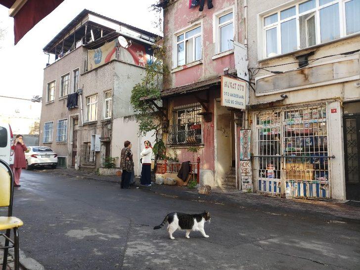 Emekli komiser, bipolar bozukluğu olan kızını öldürdü G4