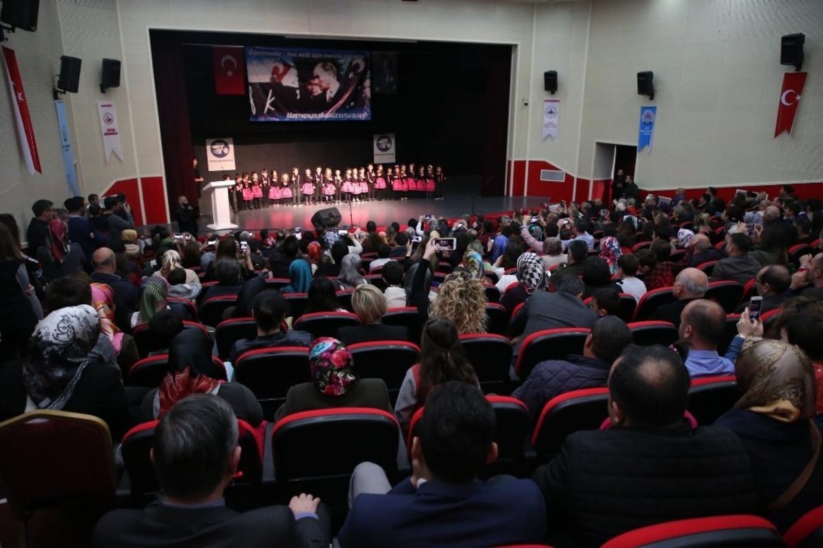 Fatsa&rsquo;da 24 Kasım &Ouml;ğretmenler G&uuml;n&uuml; kutlandı