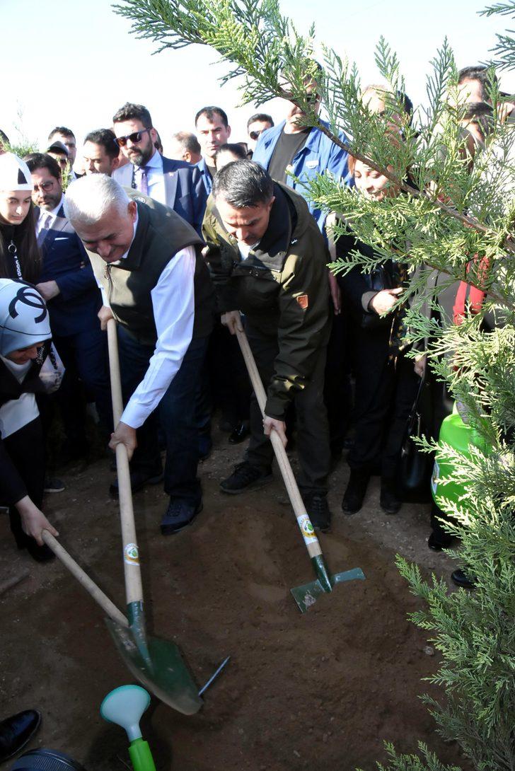 Binali Yıldırım: İzmir'de hedef, tekli eğitimi yüzde 100'e çıkarmak (2) G2