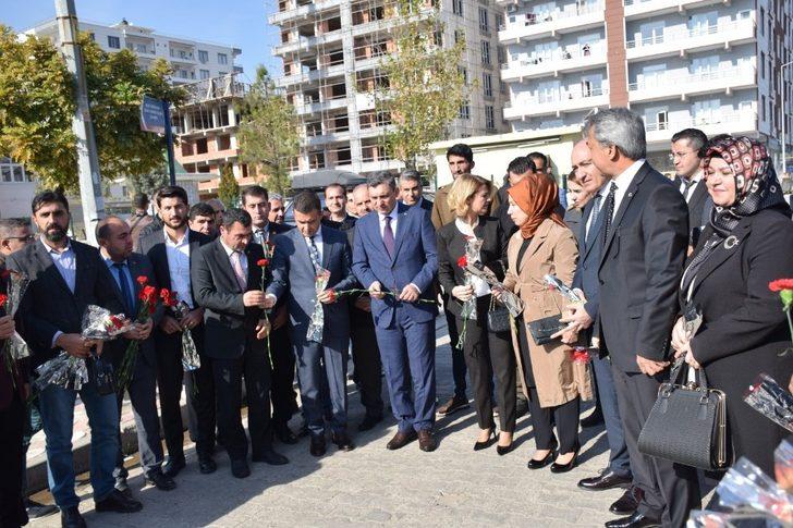 Şehit öğretmeni anarken gözyaşlarına boğuldu G2