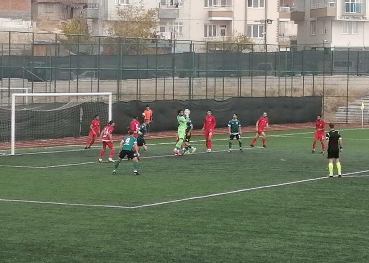 Yeşilyurt Belediyespor sahasında 4-2&rsquo;lik skorla kazandı