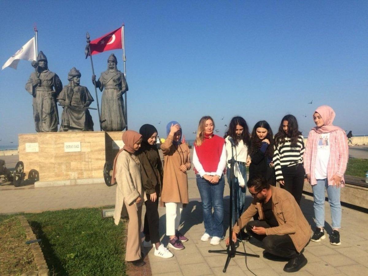 Ak&ccedil;akocalı &ouml;ğrenciler &ouml;ğretmenleri i&ccedil;in s&ouml;yledi