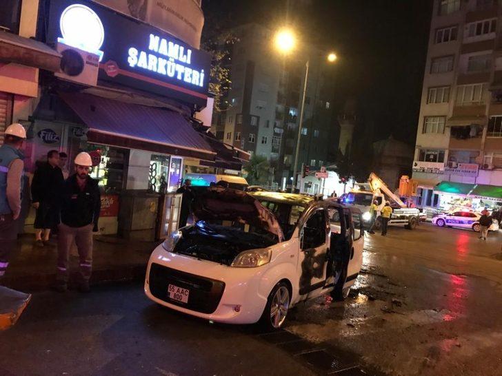 Samsun'da bunalıma giren şahıs kendi aracını yaktı G4