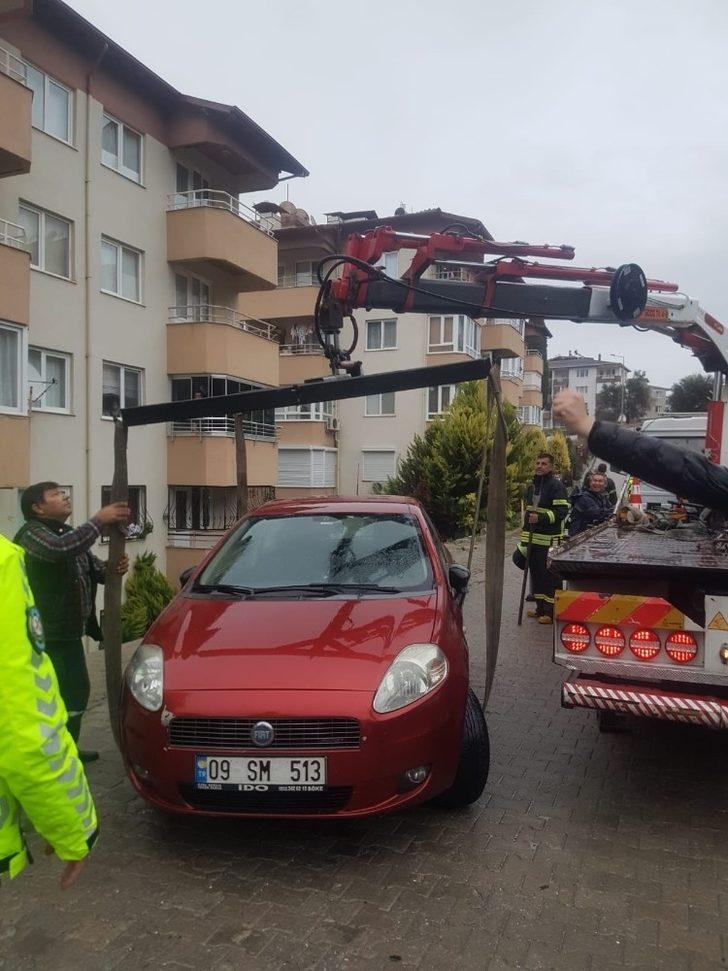 Kuşadası’nda istinat duvarı çöktü G1