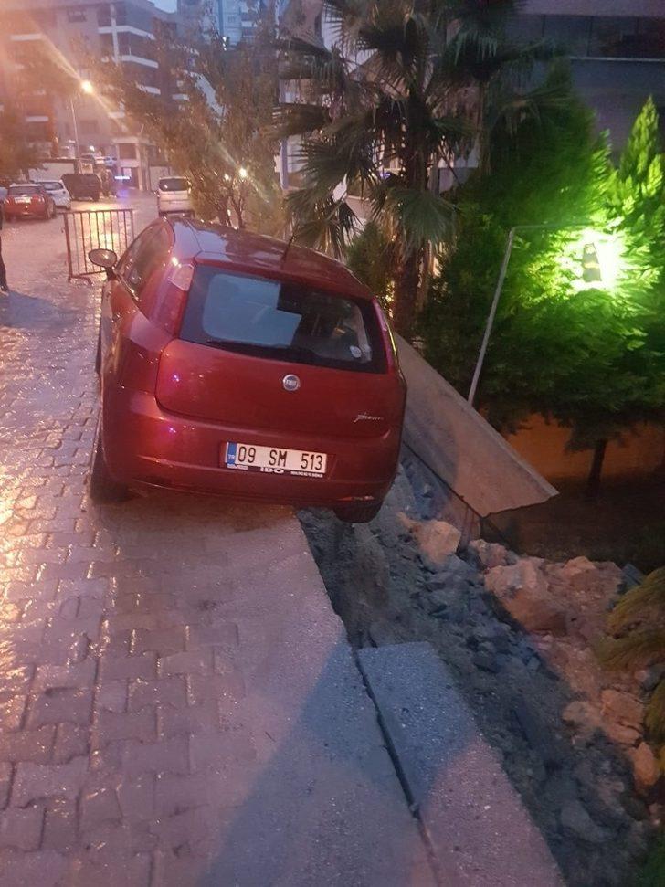 Kuşadası’nda istinat duvarı çöktü G3