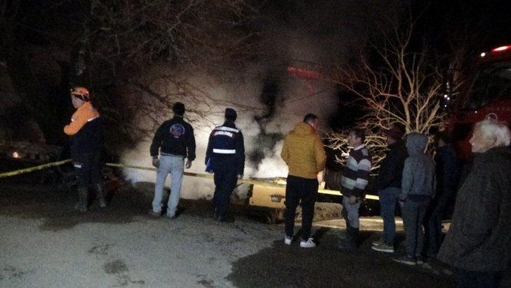 Bartın’da 2 ev çıkan yangında küle döndü G1