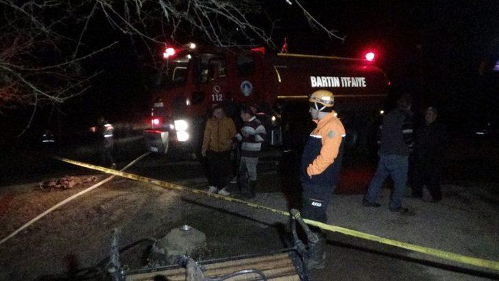 Bartın’da 2 ev çıkan yangında küle döndü G5