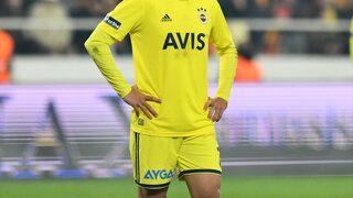 F.Bahçe'nin yıldızı patladı! Kırmızı kart...