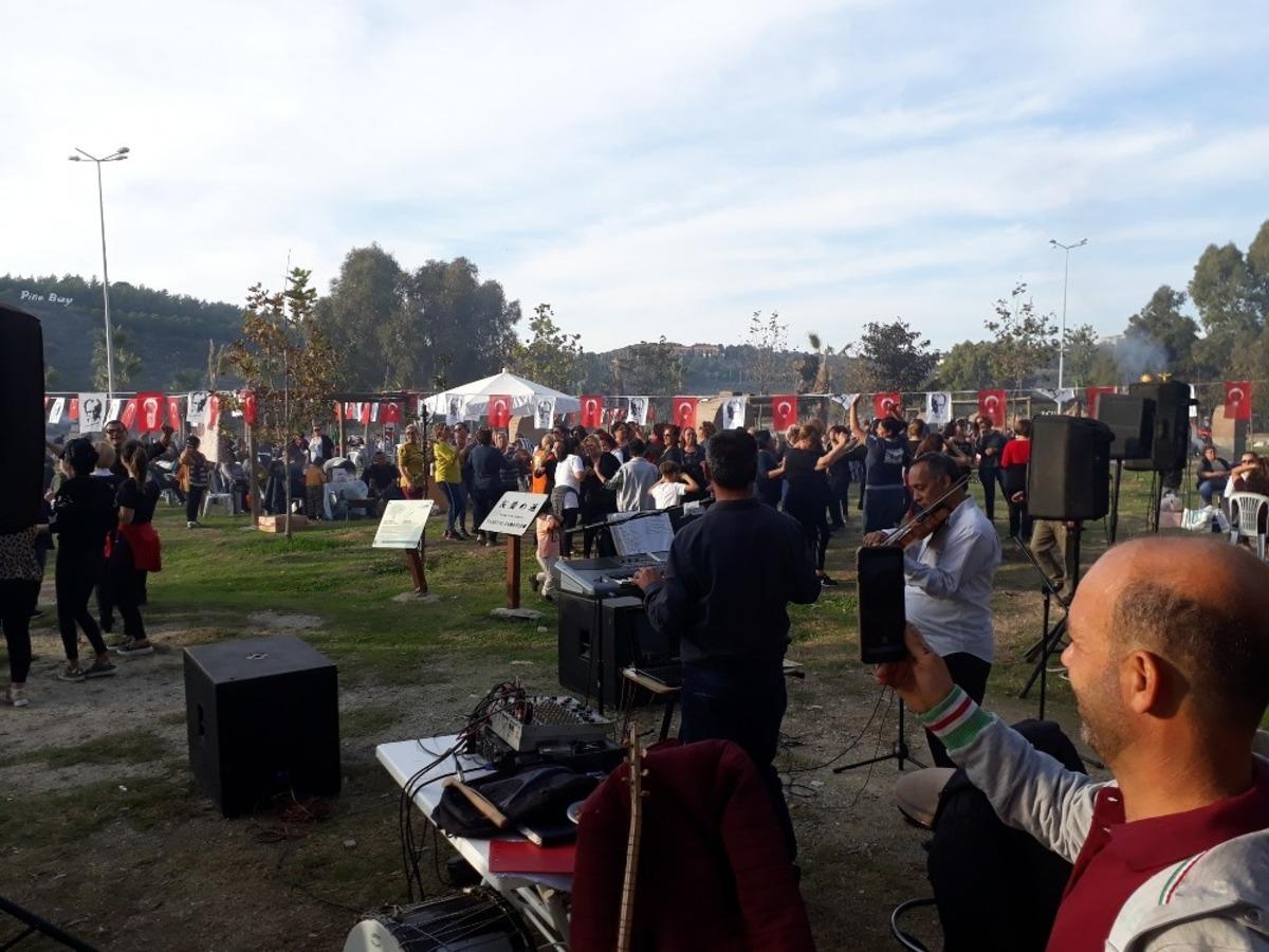 Ger&ccedil;ek Kuşadalılar Grubu, Ada G&ouml;l&rsquo;de bir araya geldi.